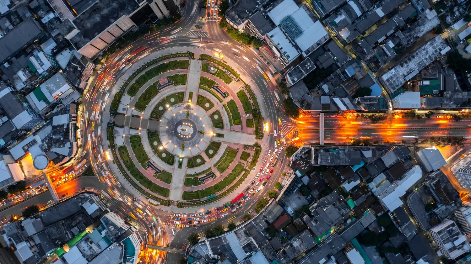 Jak fotografować polskie miasta z dronów: Przepisy i najlepsze lokalizacje