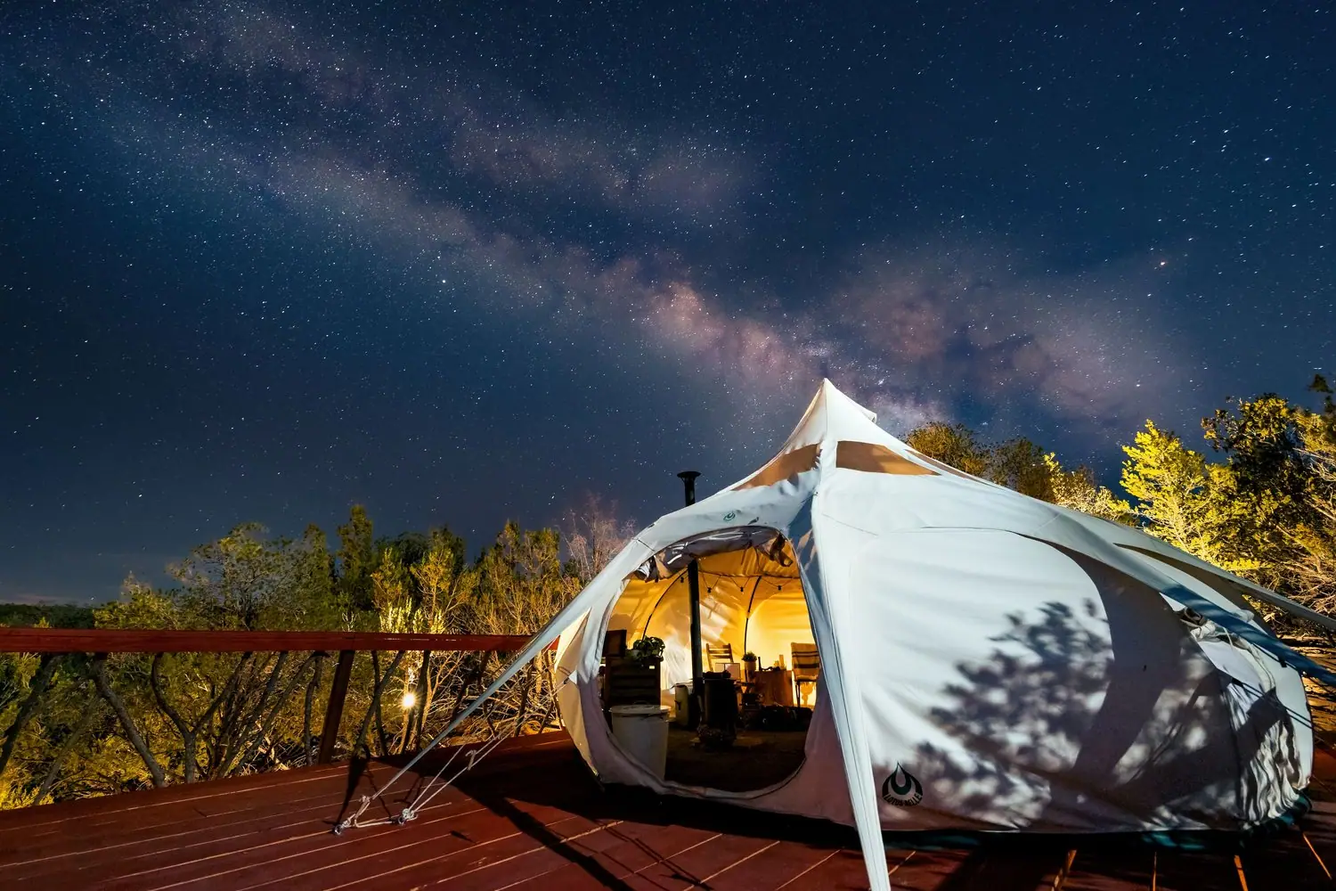 Noclegi pod gwiazdami: Najlepsze miejsca na glamping w Polsce