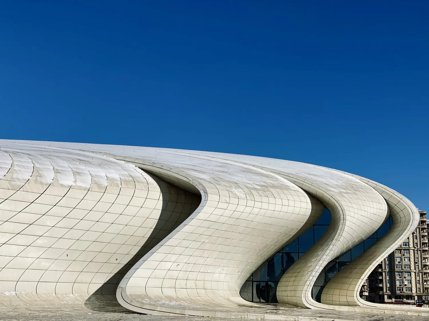 Fotografia architektury modernistycznej: Najlepsze lokalizacje w Polsce