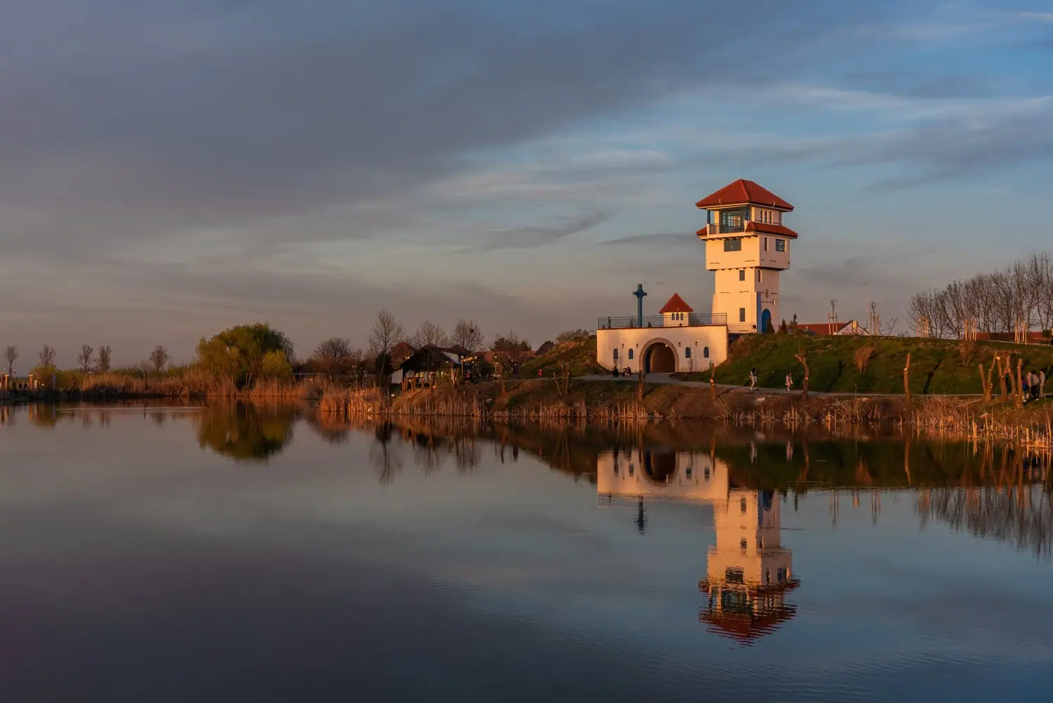 Noclegi w dawnych strażnicach: Historia służb granicznych
