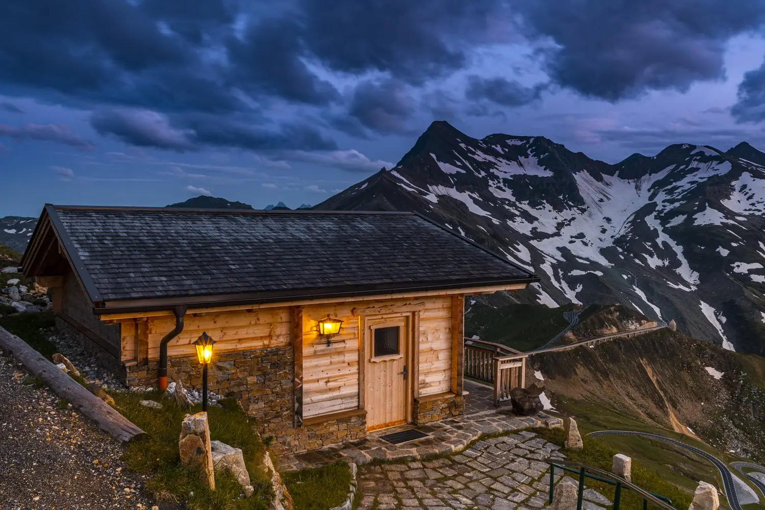 Tiny houses w górach: Minimalistyczne noclegi z widokiem