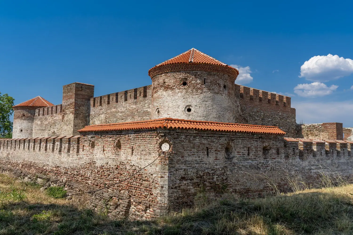 Historyczne forty i fortyfikacje w okolicy dużych miast