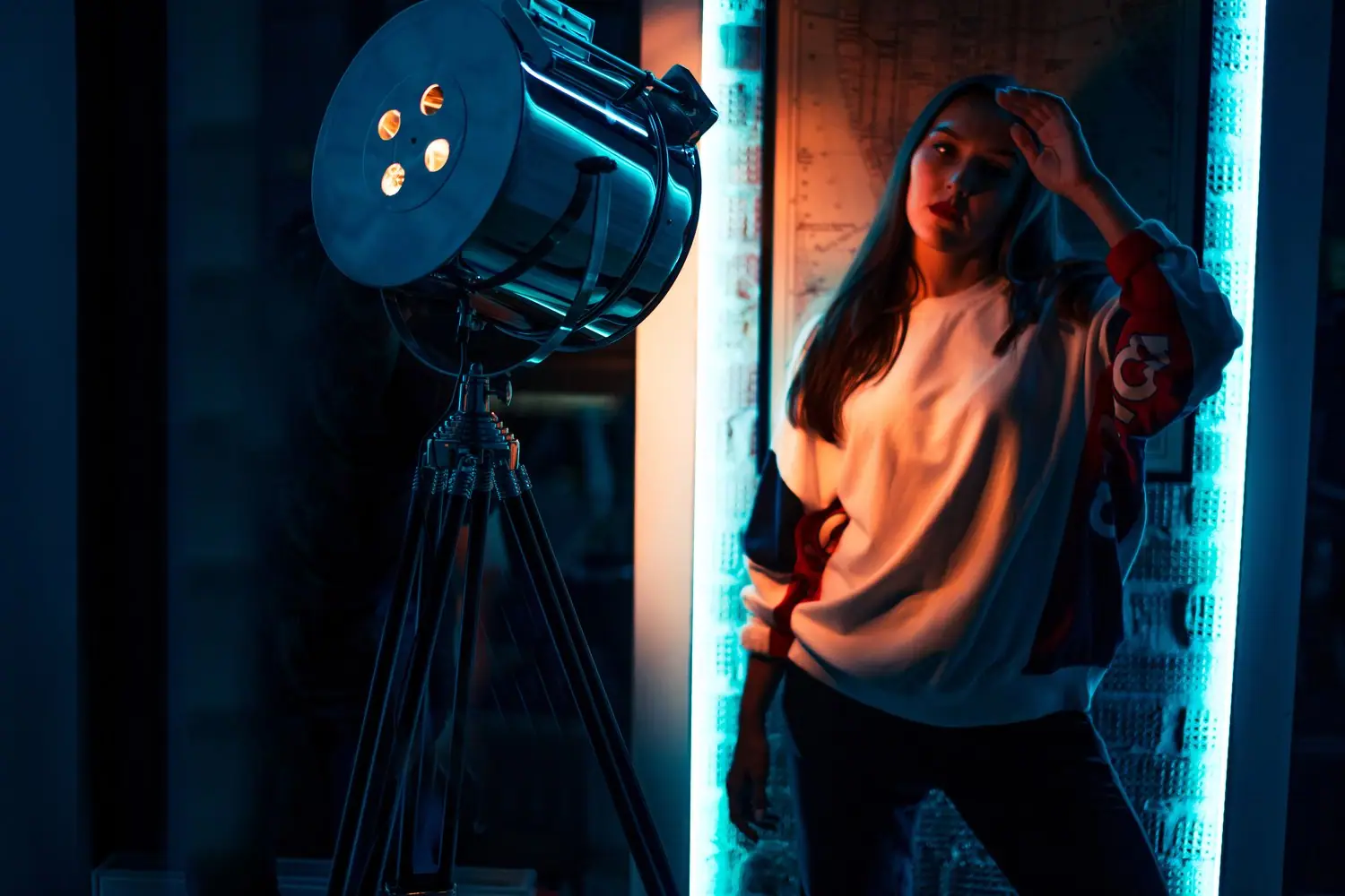 Jak fotografować w trudnych warunkach oświetleniowych bez flesza