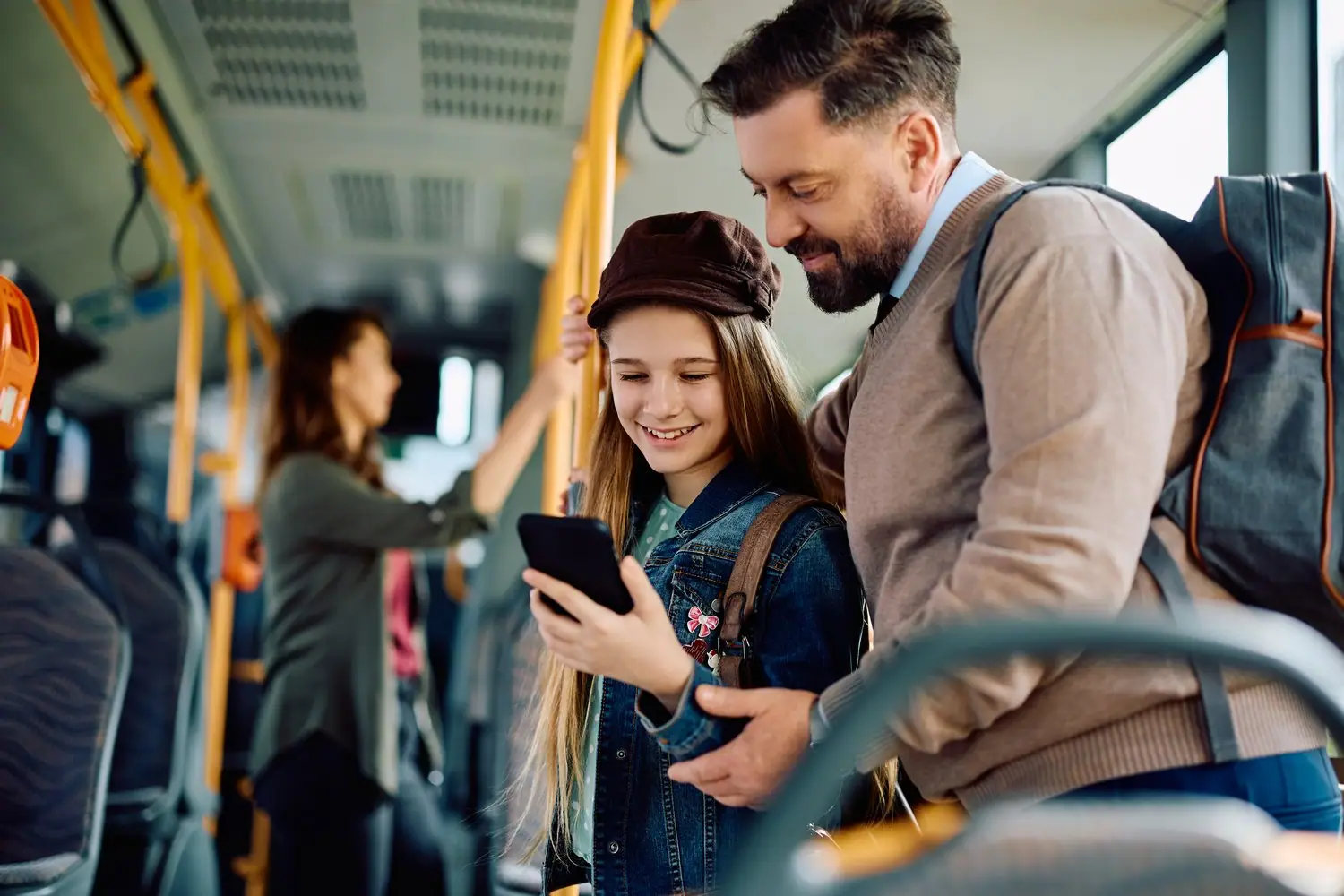 Jak korzystać z aplikacji do planowania podróży publicznym transportem