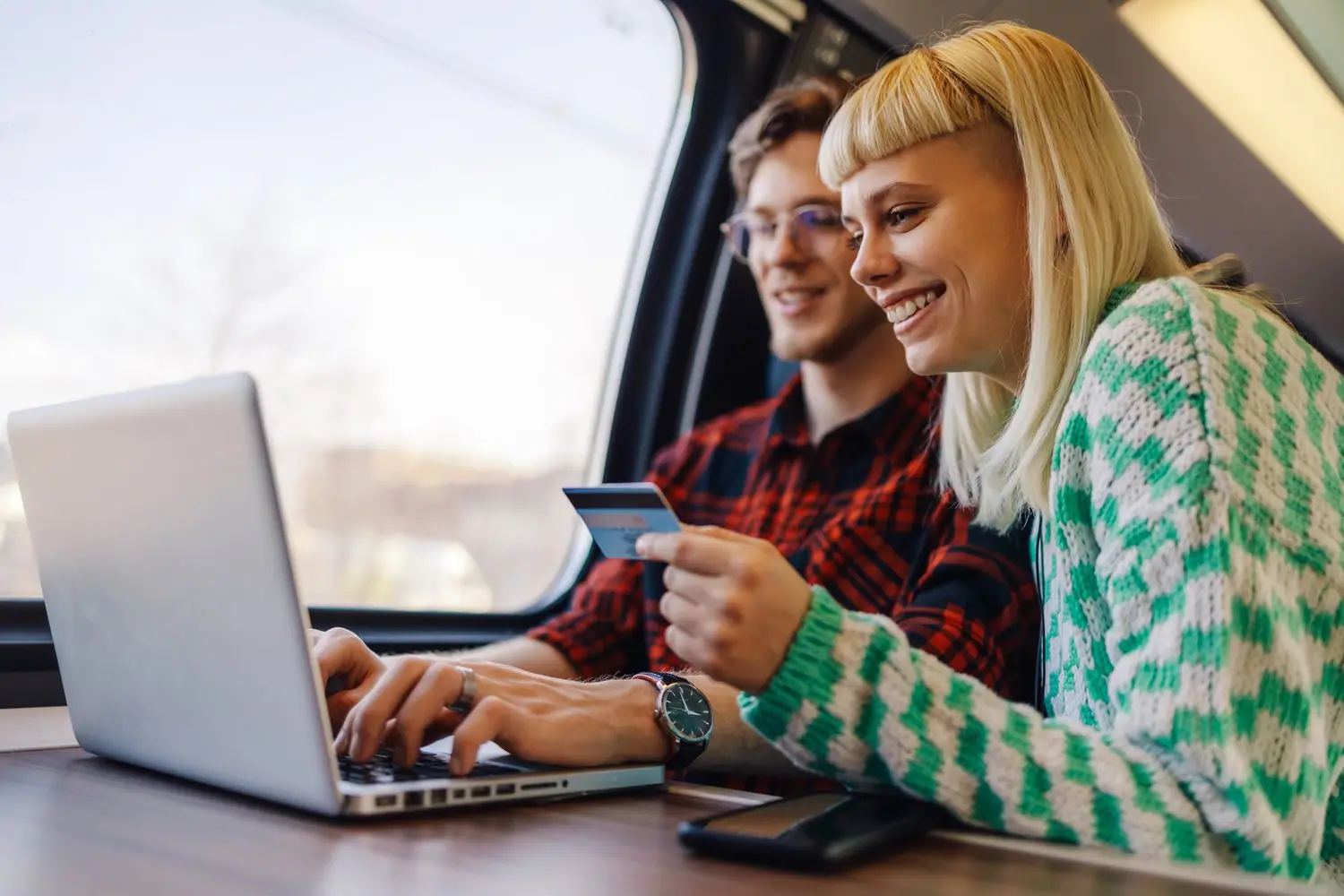 Jak kupić bilet na pociąg przez internet: krok po kroku