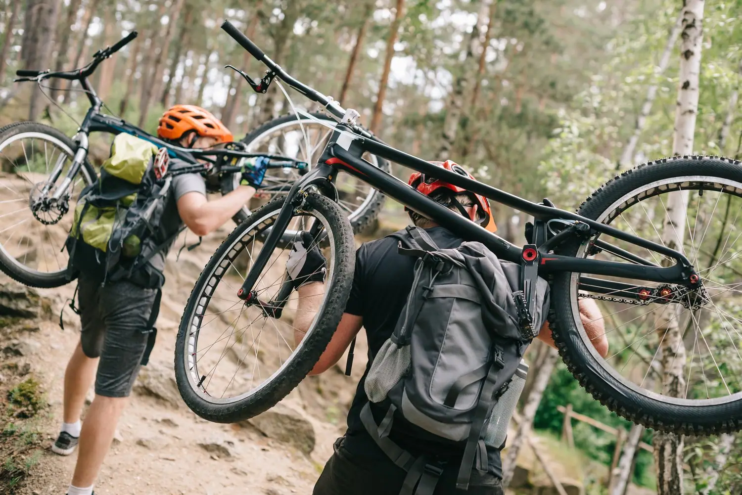 Jak wybrać odpowiedni środek transportu na górską wycieczkę